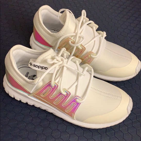 ADIDAS - Picture 2 of 3